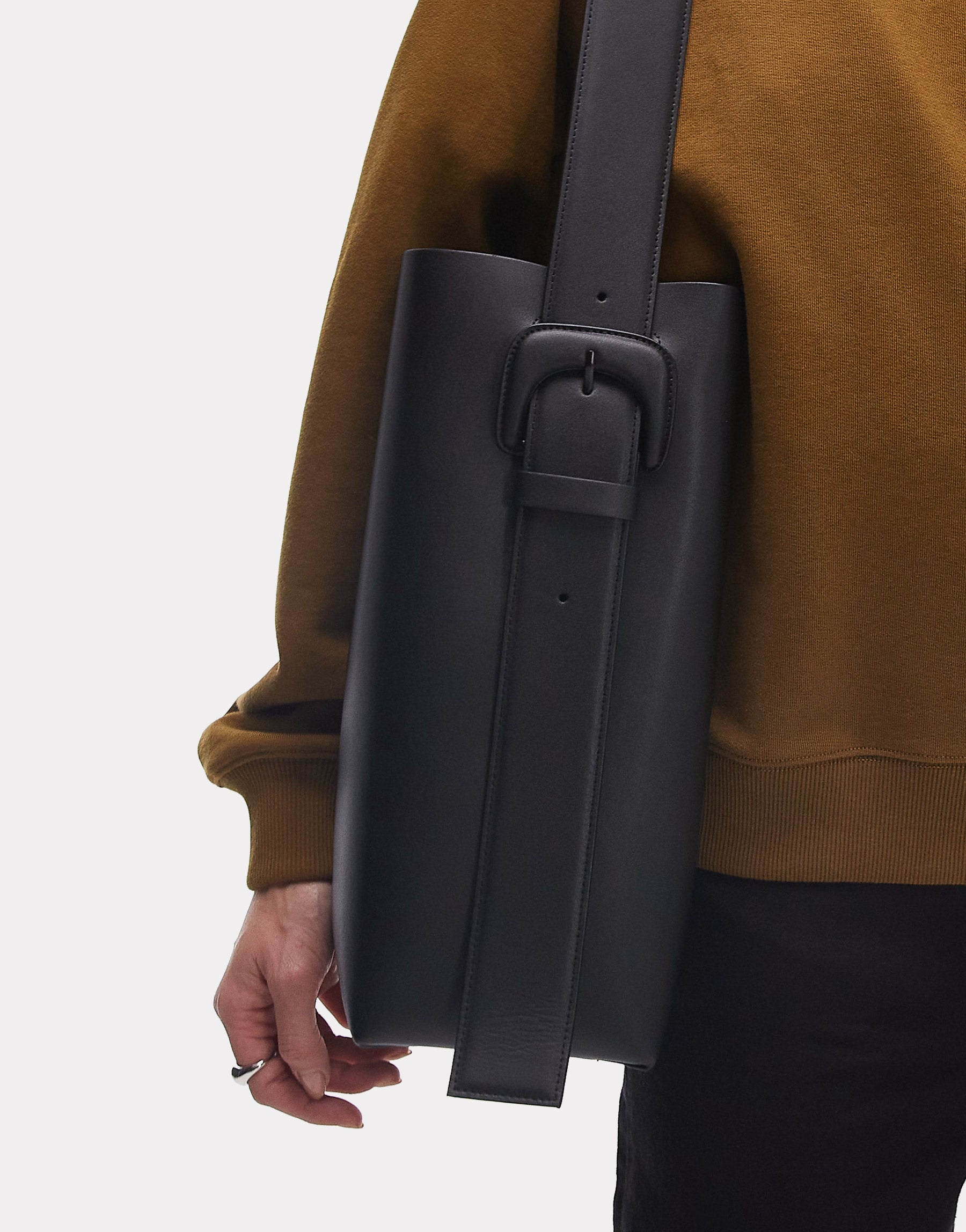 Leather bucket tote bag