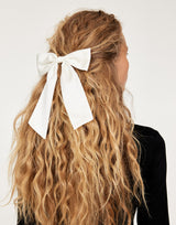 Bow decorated hair clip