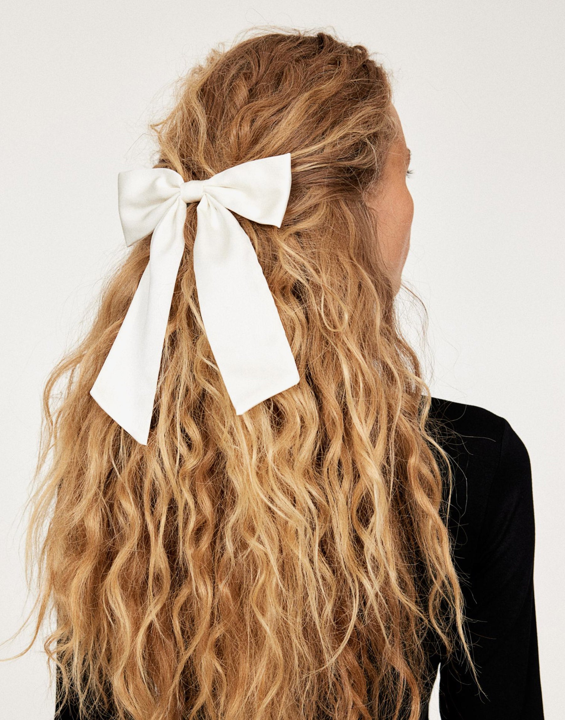 Bow decorated hair clip