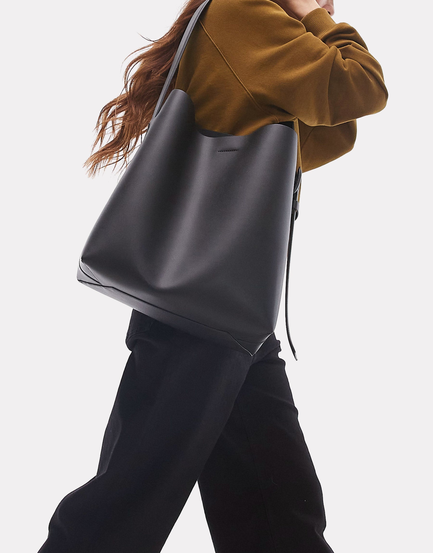 Leather bucket tote bag