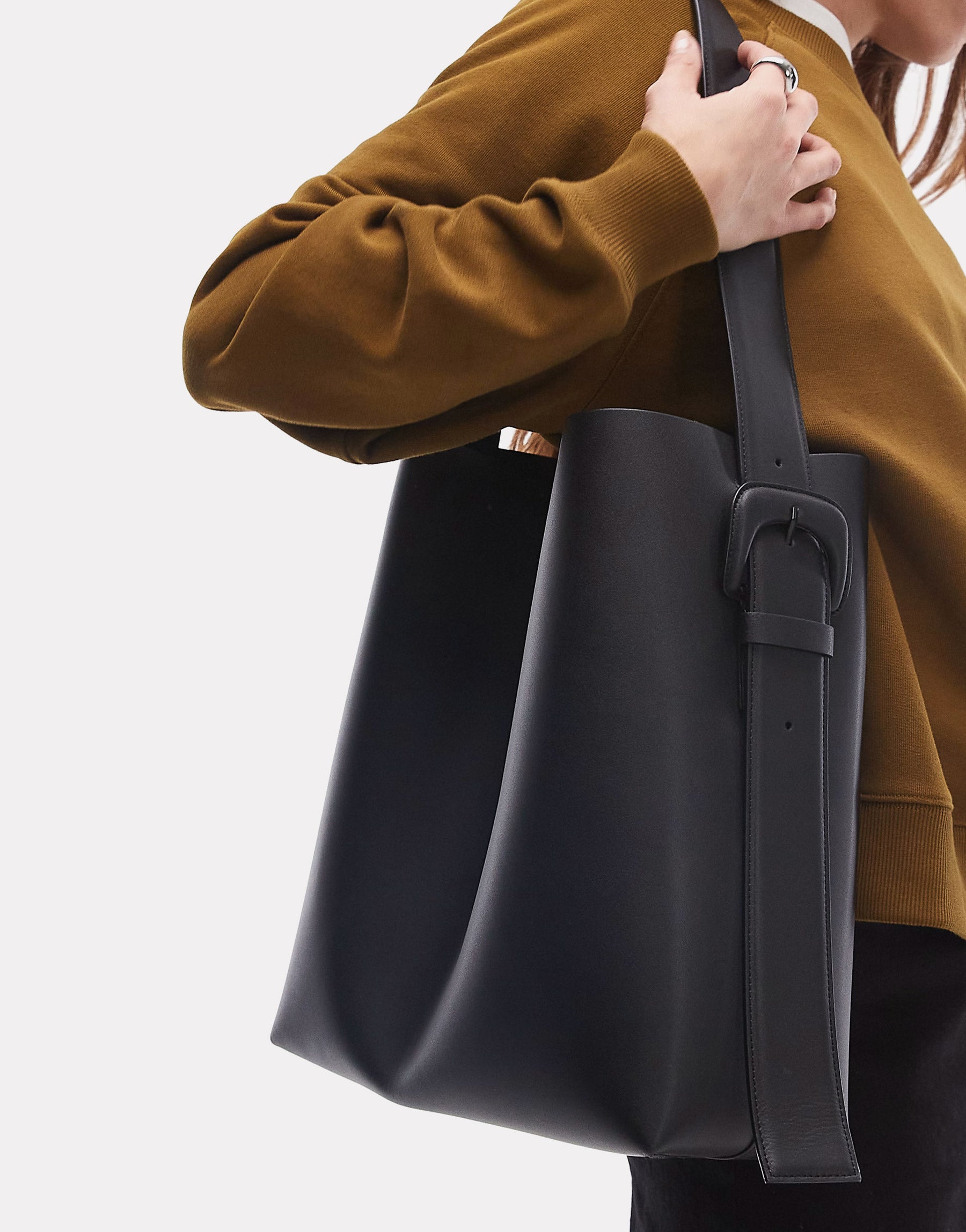 Leather bucket tote bag